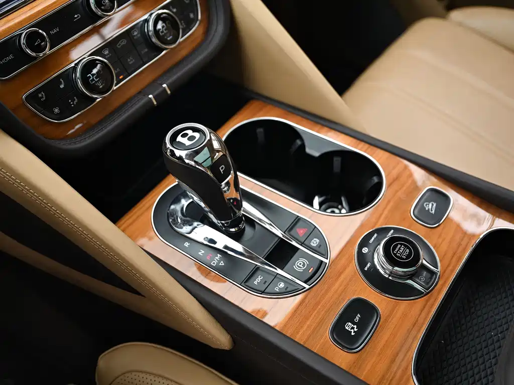 Bentley Bentayga — миниатюра 12