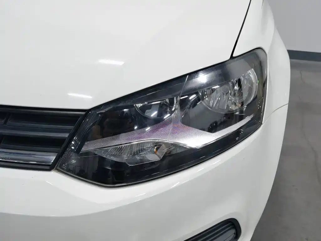 Volkswagen Polo — миниатюра 7