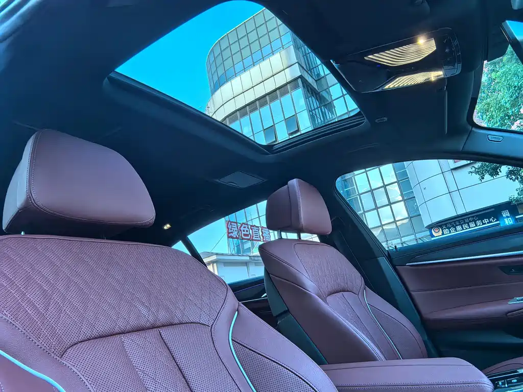 BMW 5 Series — миниатюра 8