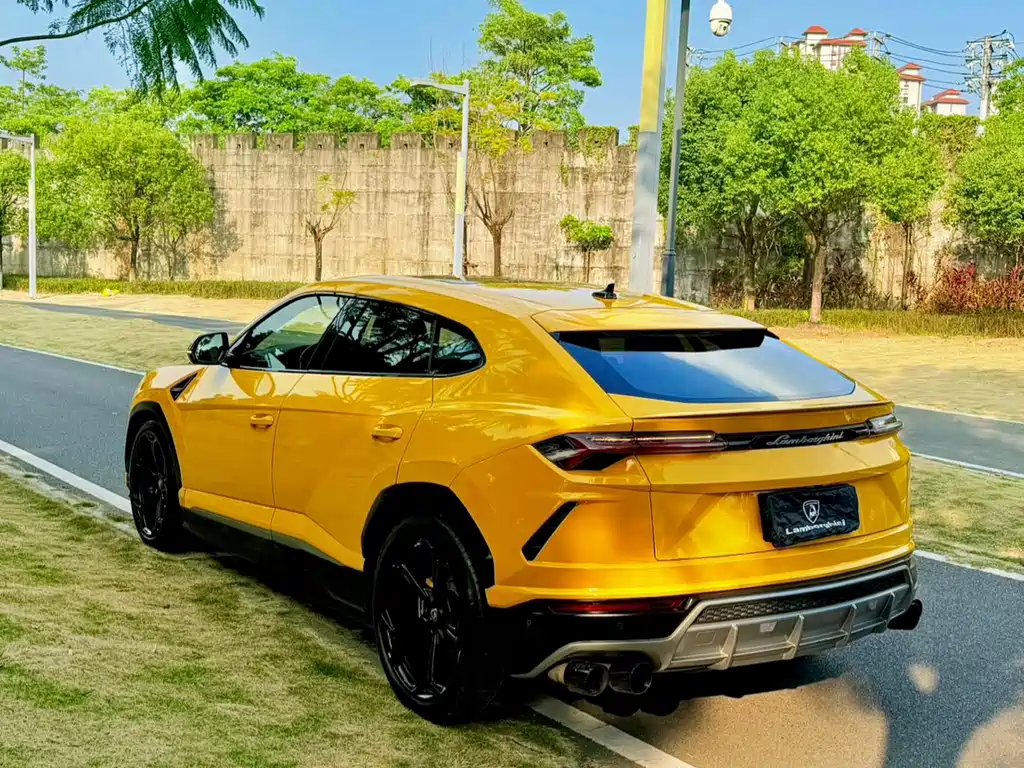 Lamborghini Urus — миниатюра 15
