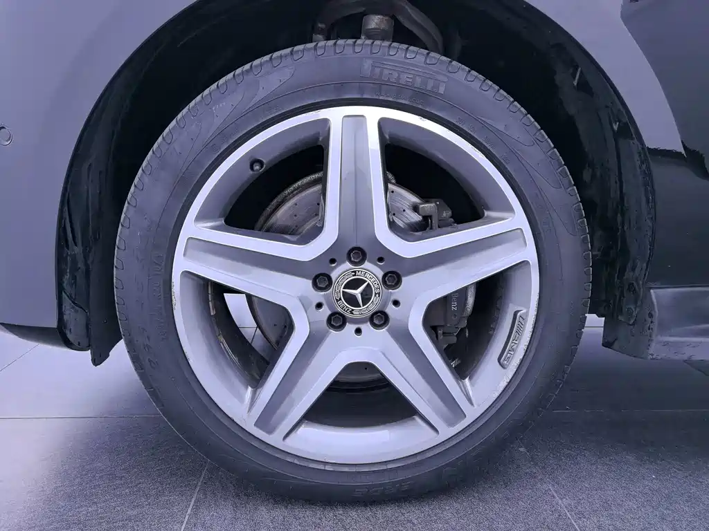 Mercedes-Benz GLE (Import) — миниатюра 18
