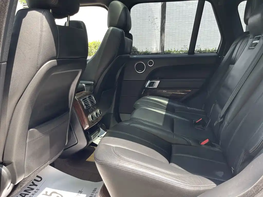 Land Rover Range Rover — миниатюра 14
