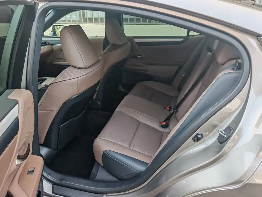Lexus ES — миниатюра 4