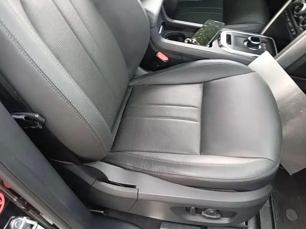 Land Rover Discovery Sport — миниатюра 25