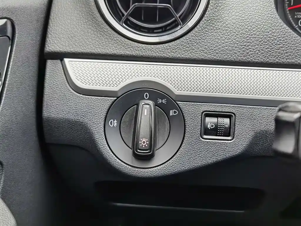 Jetta VA3 — миниатюра 21