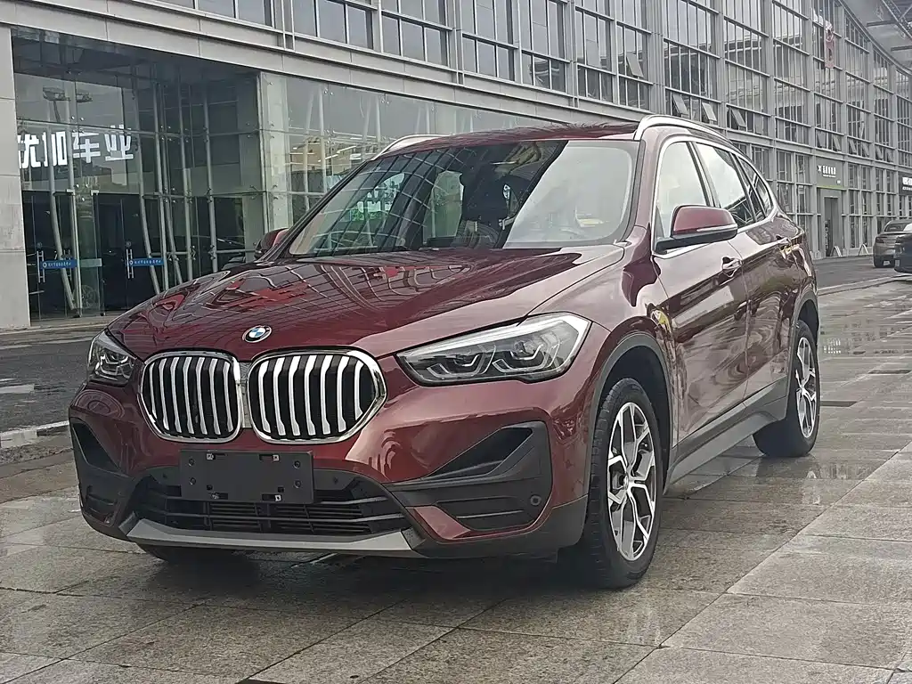 Купить BMW X1