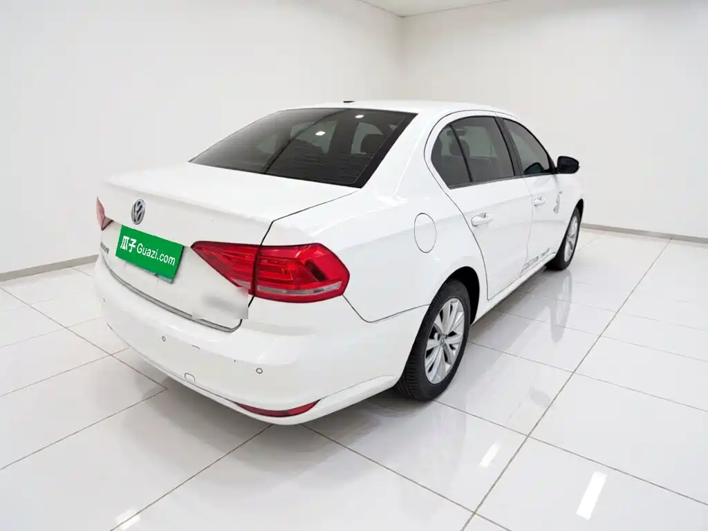 Volkswagen Lavida — миниатюра 4