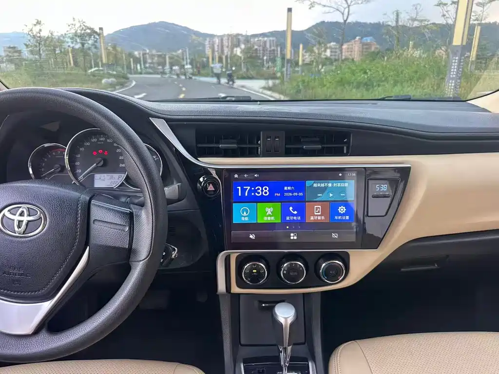 Toyota Corolla — миниатюра 13