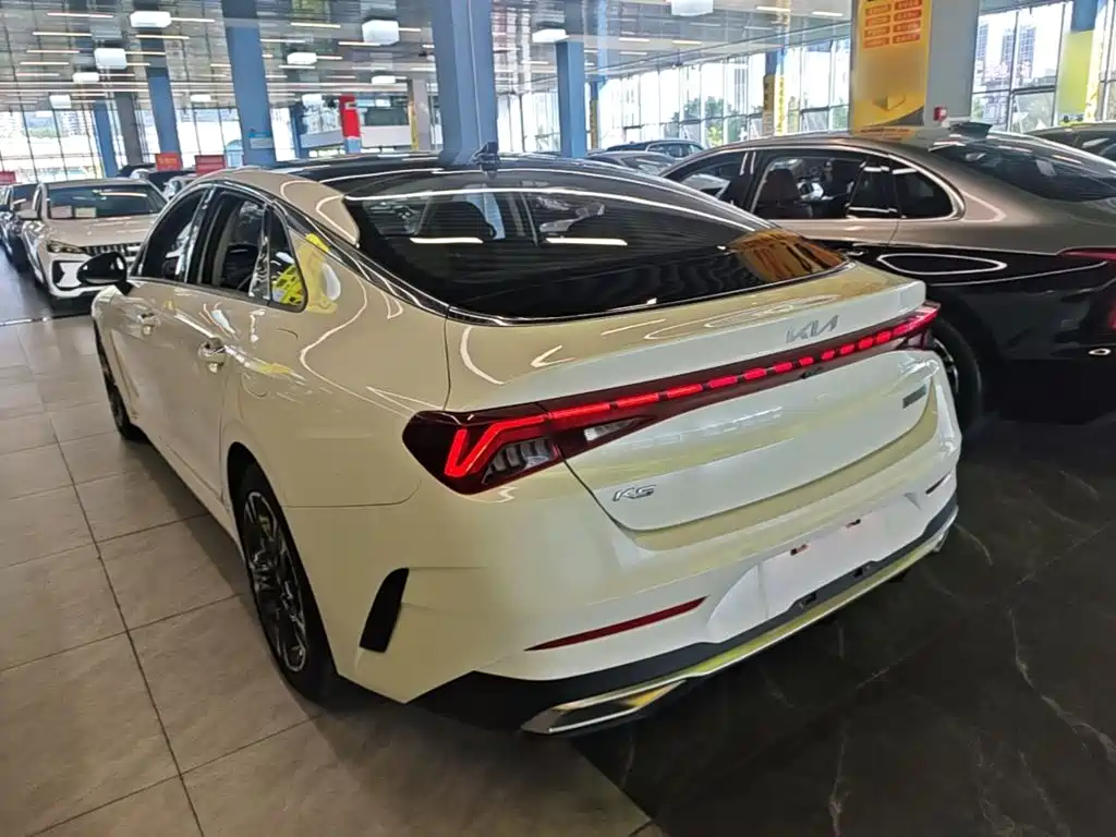 Kia K5 — миниатюра 5