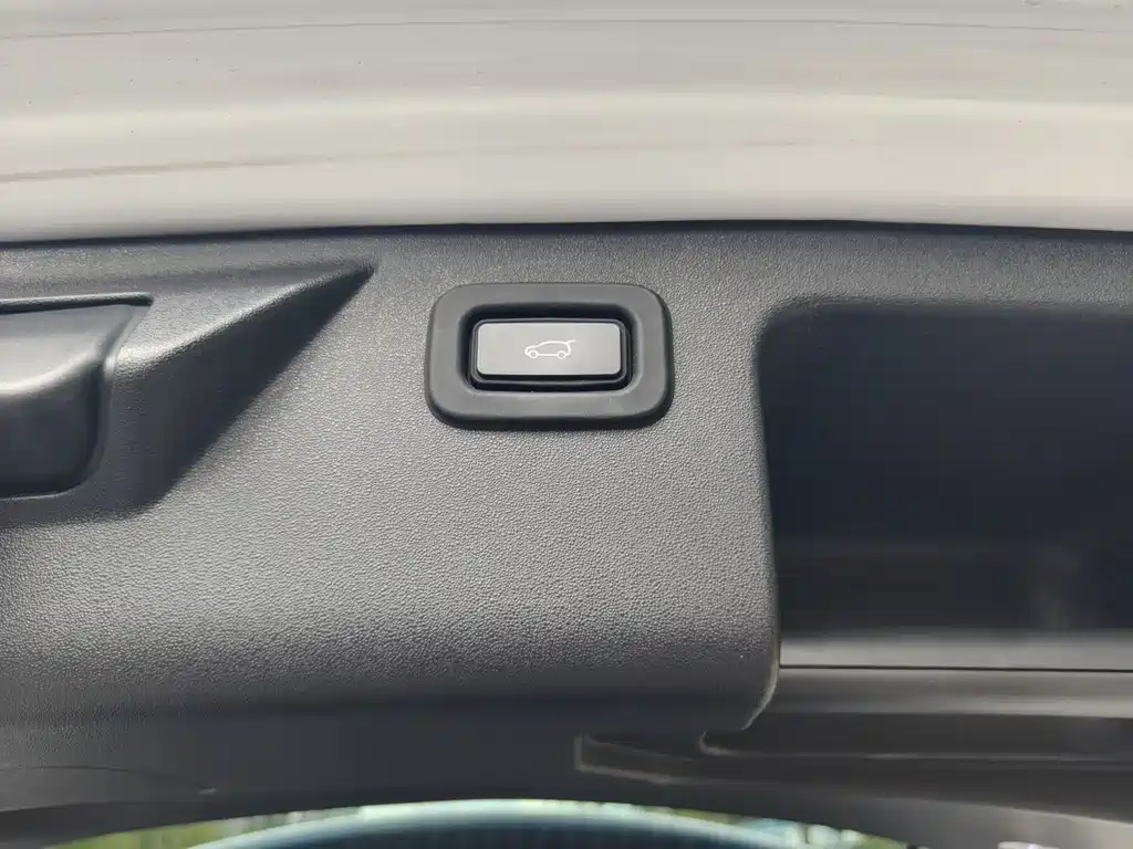 Land Rover Discovery Sport — миниатюра 22