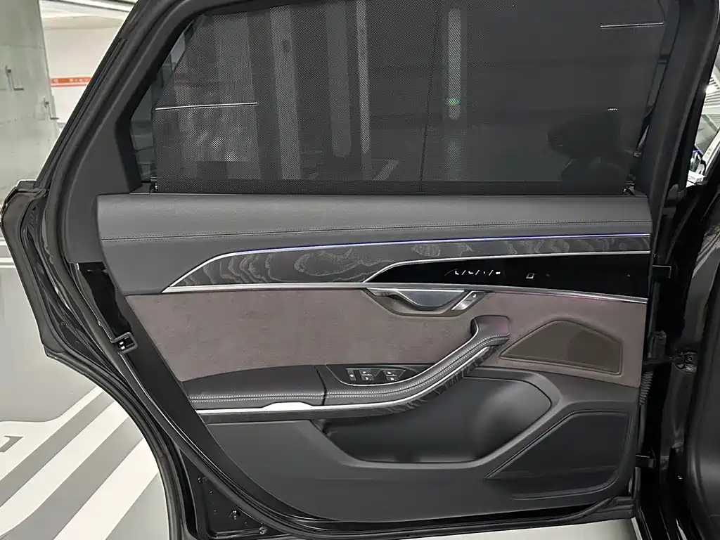 Audi A8 — миниатюра 12