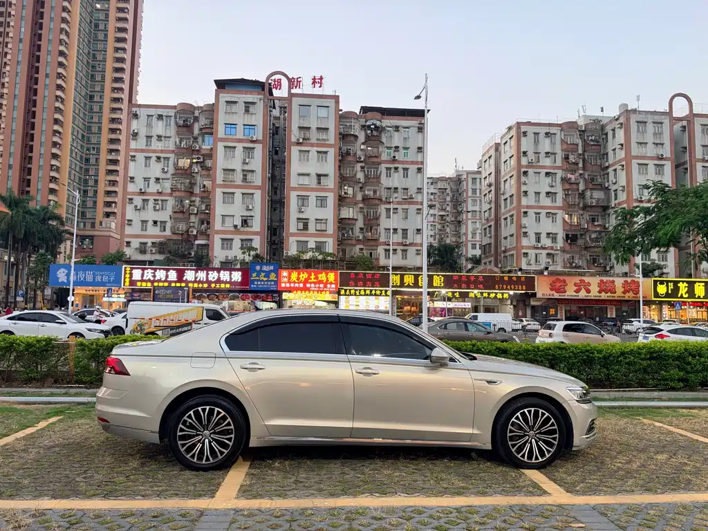Volkswagen Phideon — миниатюра 7