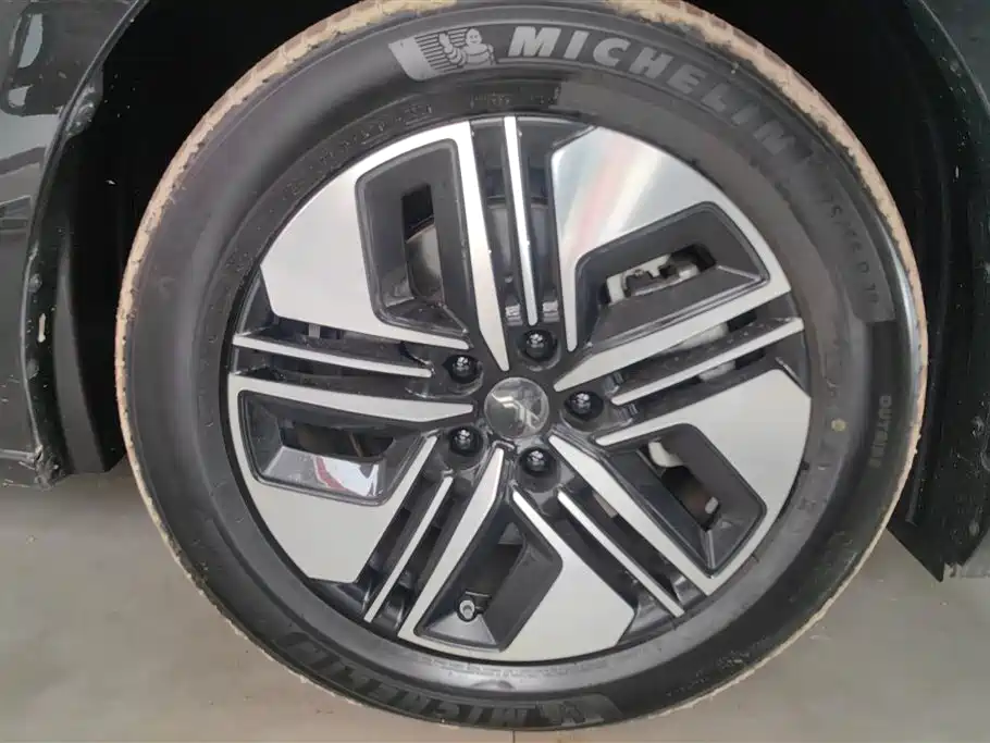 JAC Motors RUIFENG RF8 PHEV