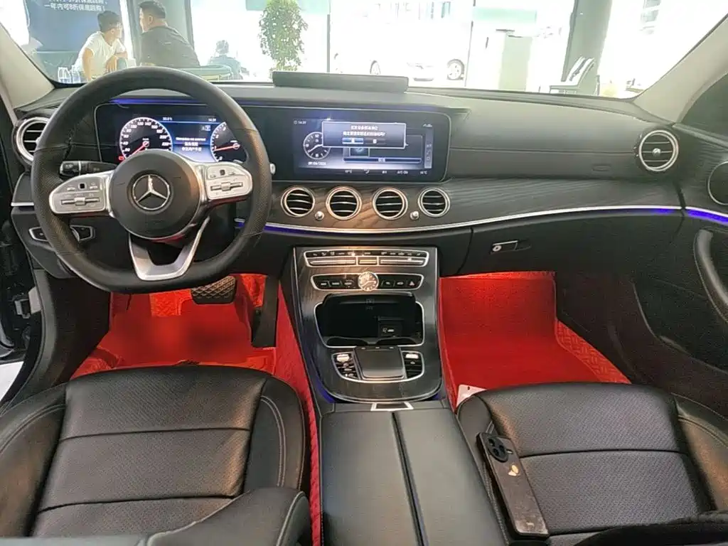 Mercedes-Benz E-Class — миниатюра 10