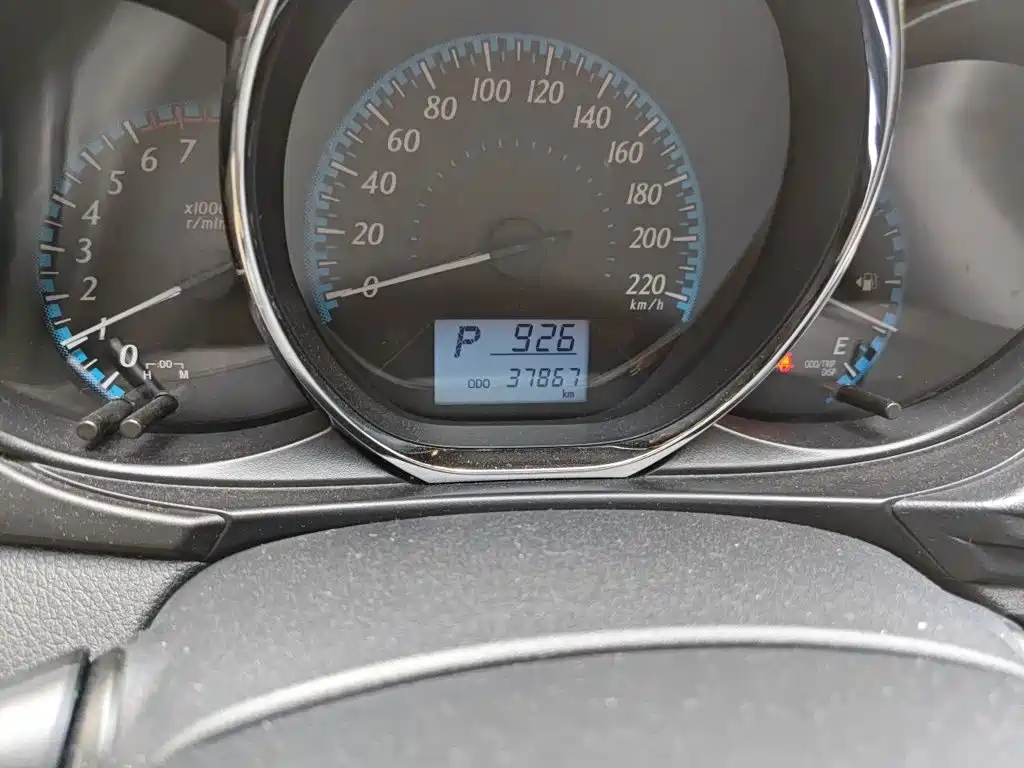 Toyota Yaris L — миниатюра 5