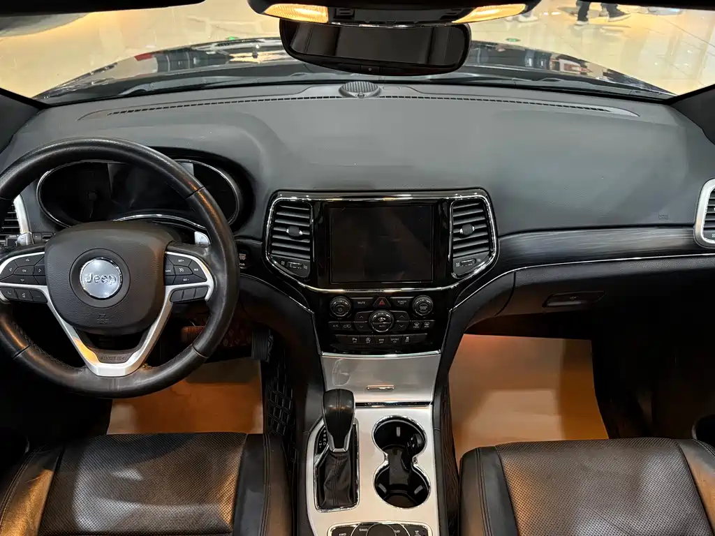 Jeep Grand Cherokee (Import) — миниатюра 15