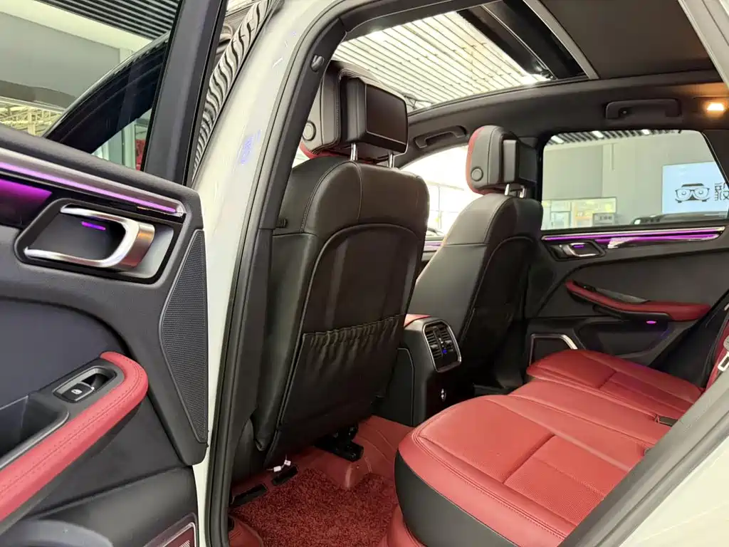 Porsche Macan — миниатюра 6