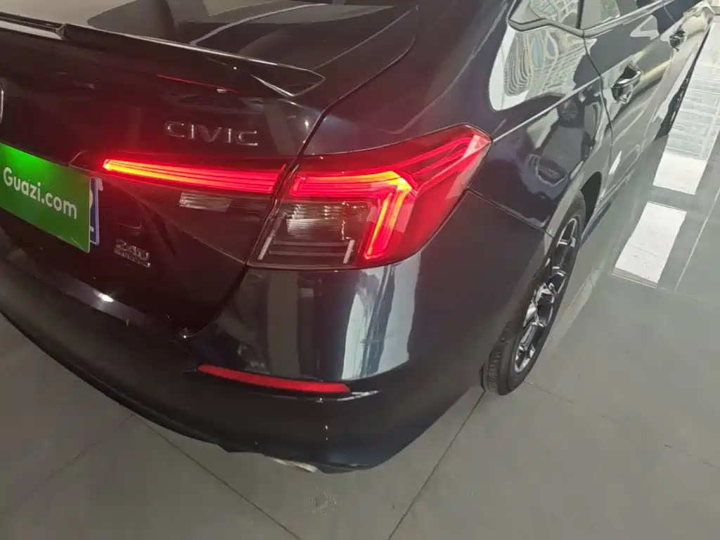 Honda Civic — миниатюра 8