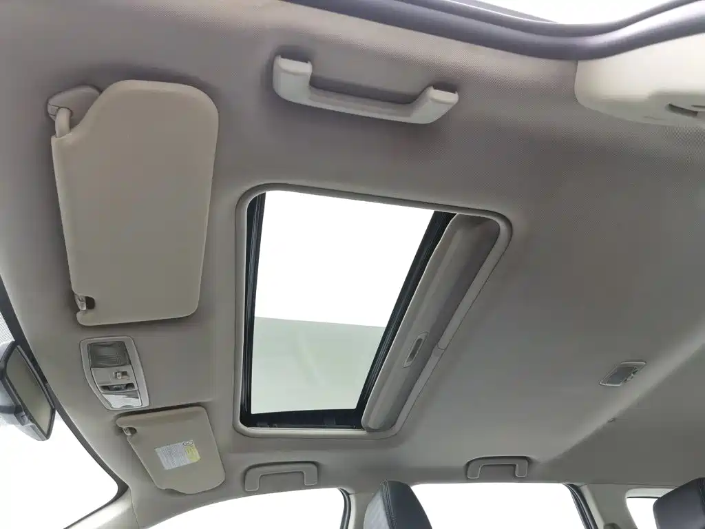 Mitsubishi Outlander — миниатюра 14