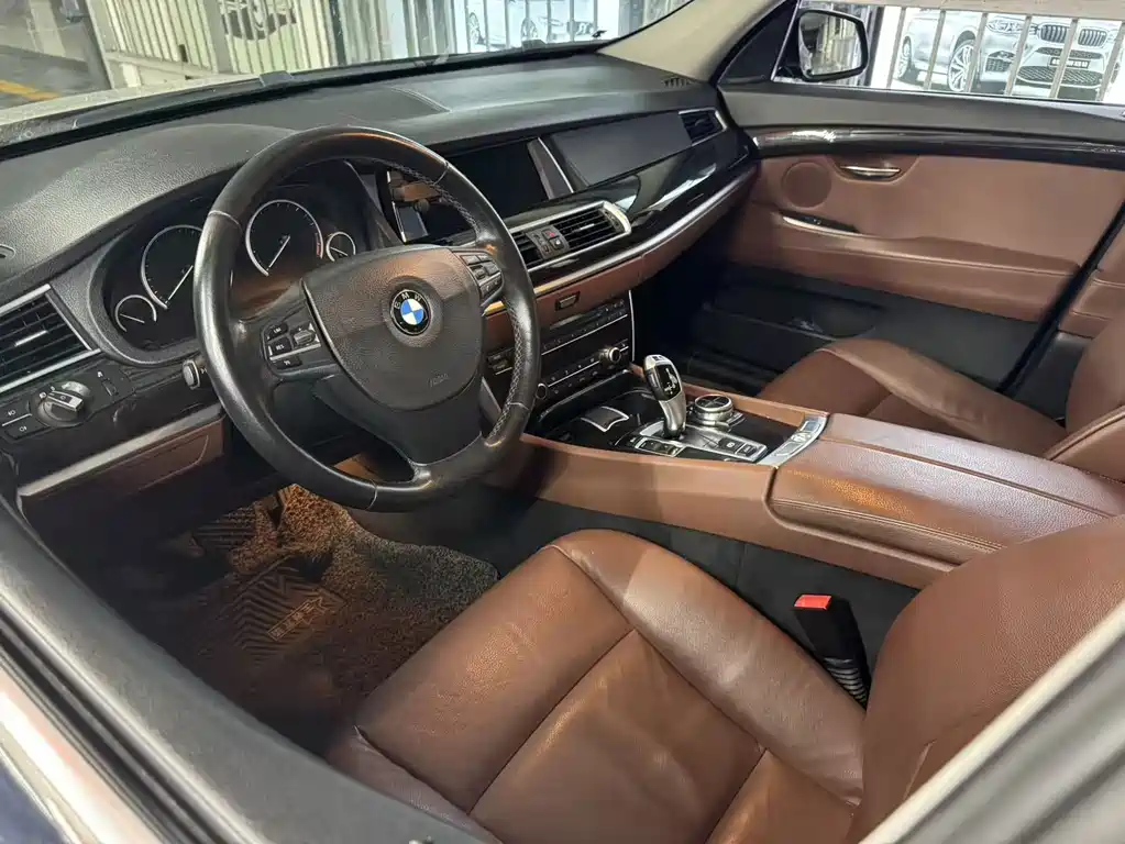 BMW 5 Series GT — миниатюра 4