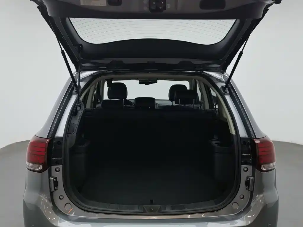 Mitsubishi Outlander — миниатюра 16