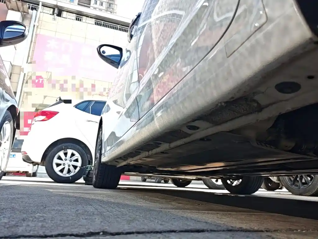 Hyundai Elantra — миниатюра 22