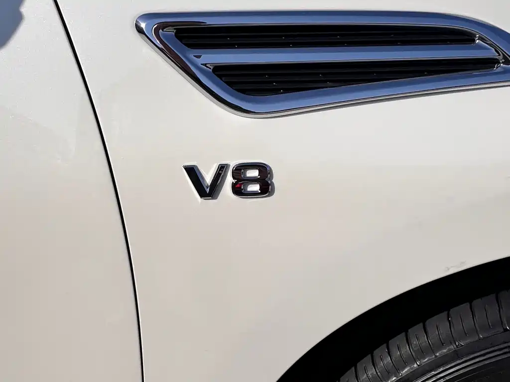 Nissan Patrol — миниатюра 4