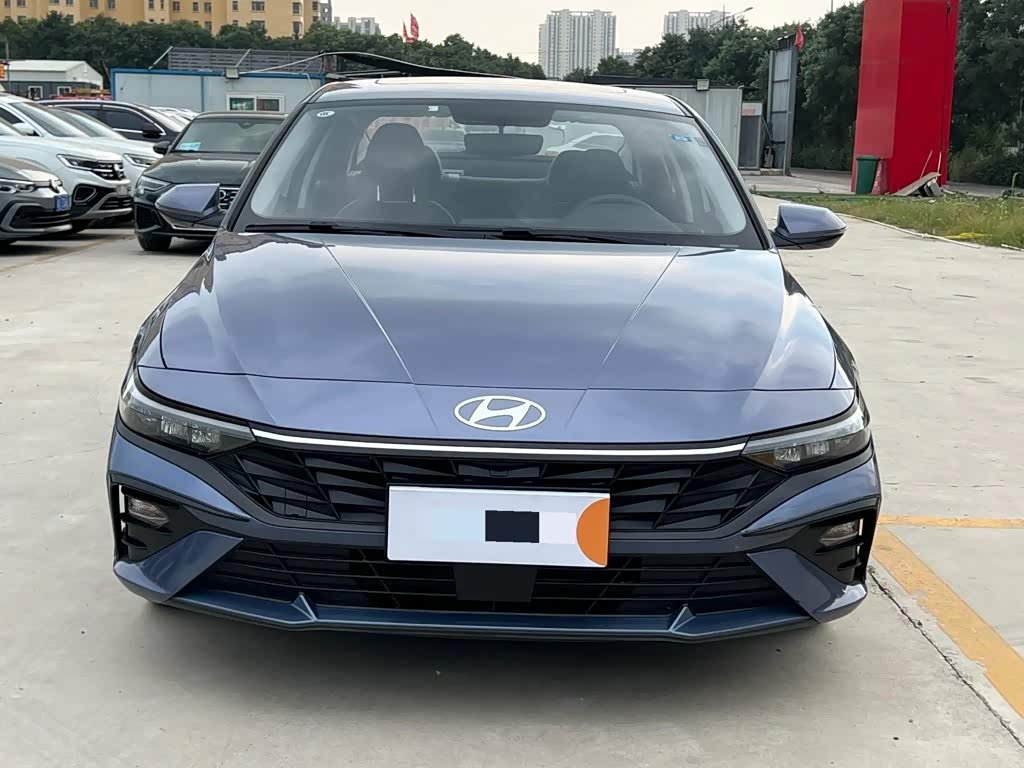Hyundai Elantra 1.5 л 2023 г. Голубой, пробег 29000 км