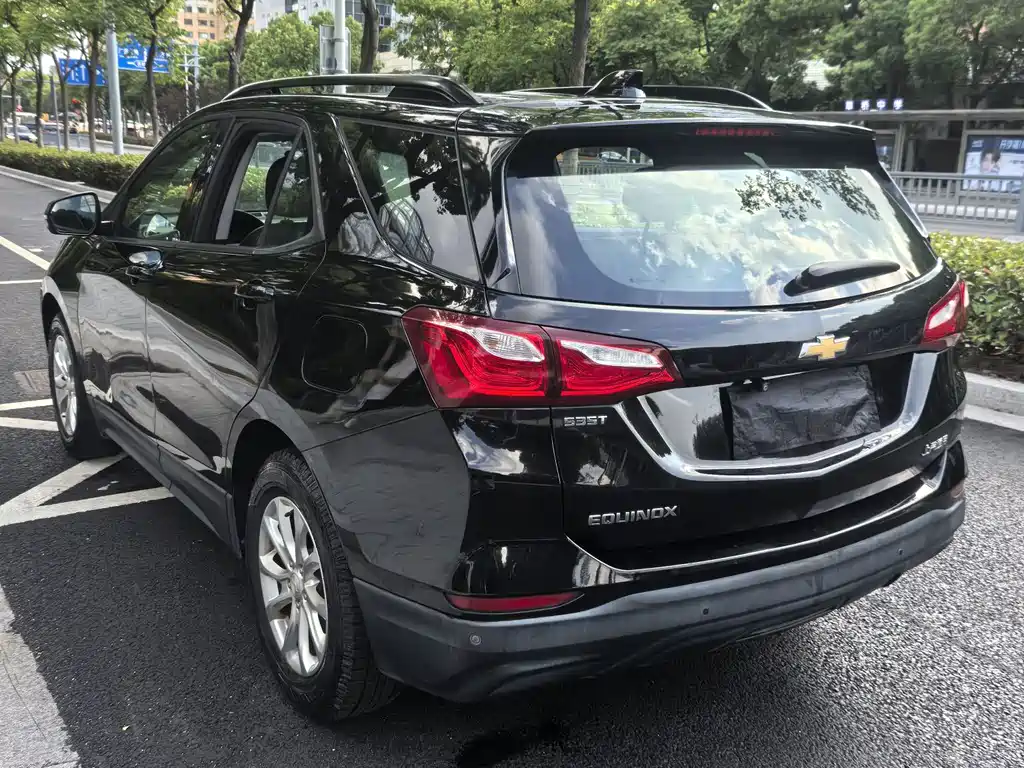 Chevrolet Equinox — миниатюра 9