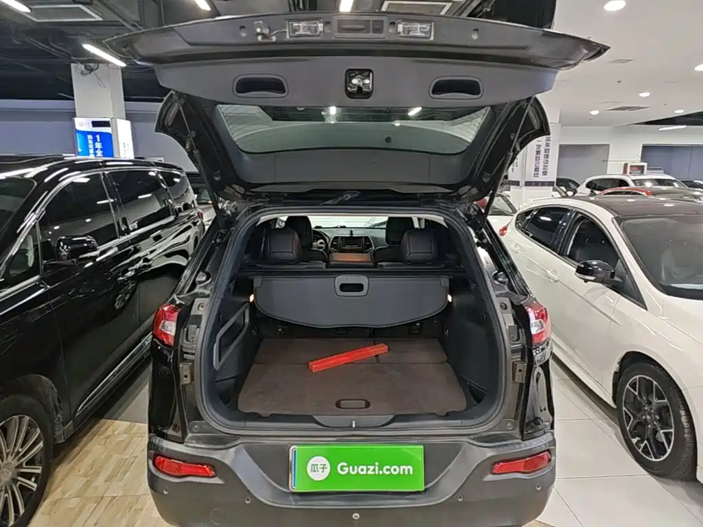 Jeep Cherokee — миниатюра 19