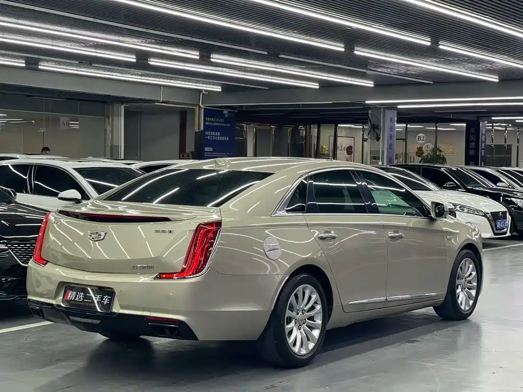 CADILLAC XTS