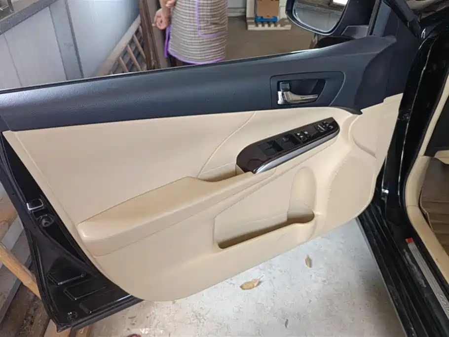 Toyota Camry 2015 2.0G Lead