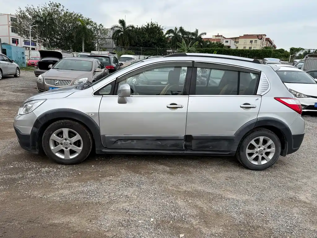 Venucia R50X — миниатюра 4