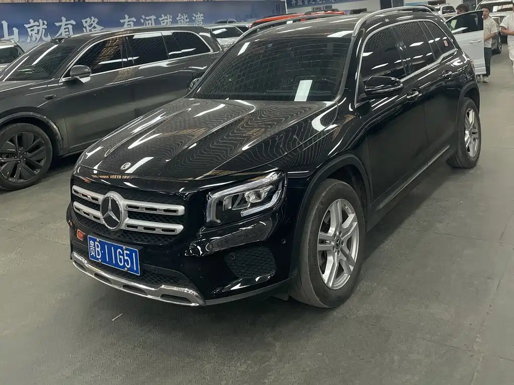 Mercedes-Benz GLB 2023