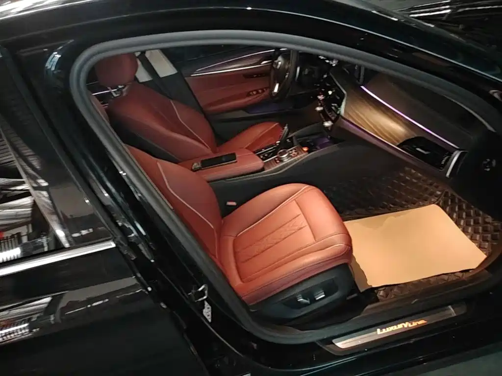 BMW 5 Series — миниатюра 25