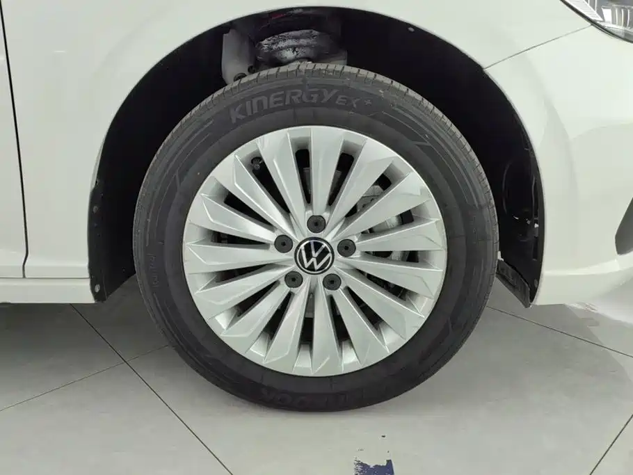 Volkswagen Lavida — миниатюра 6