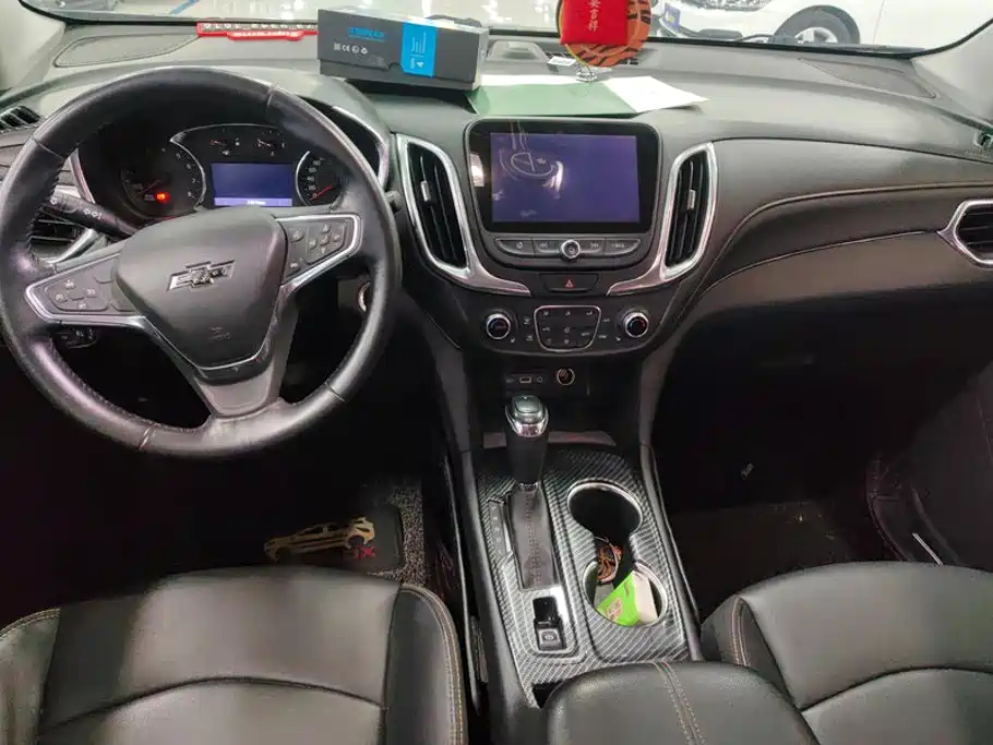 Chevrolet Equinox — миниатюра 12