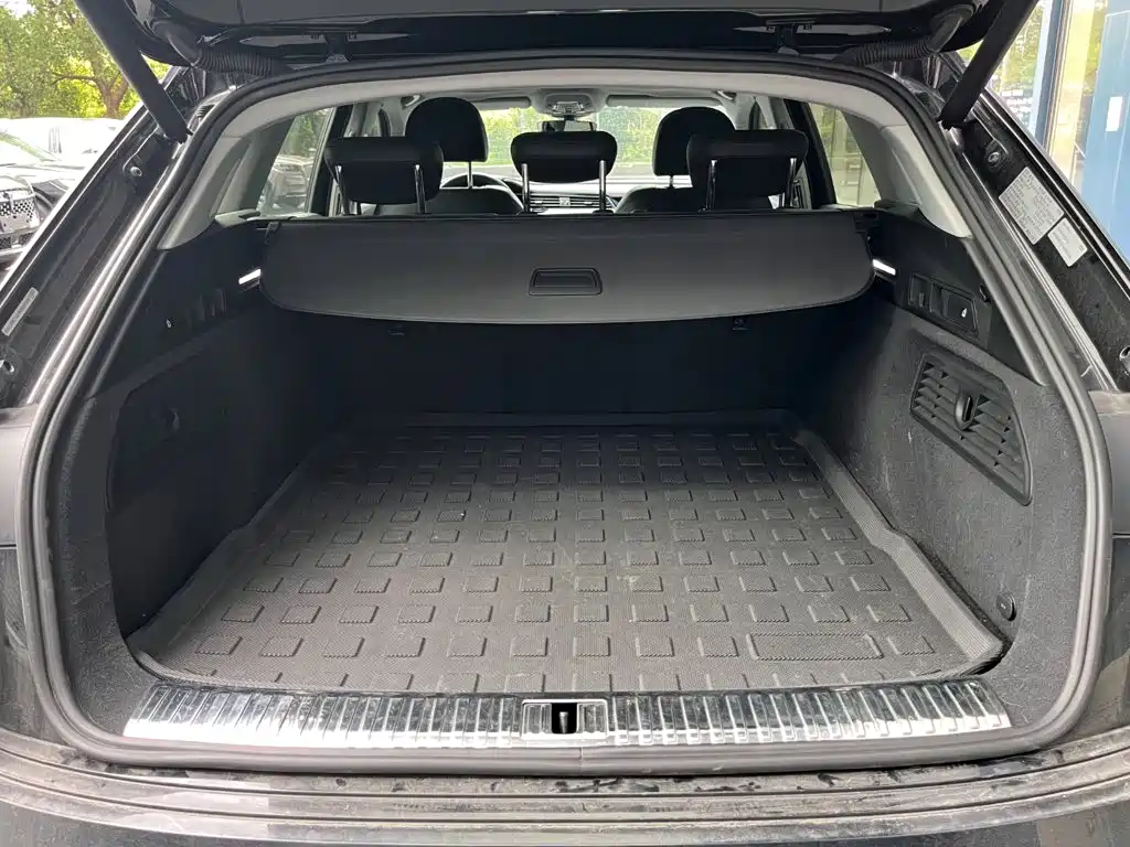 Audi e-tron (Import) — миниатюра 13