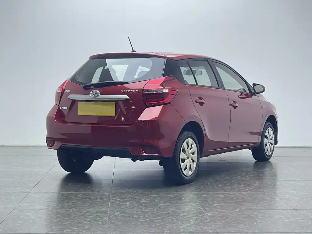 Toyota Yaris L — миниатюра 3
