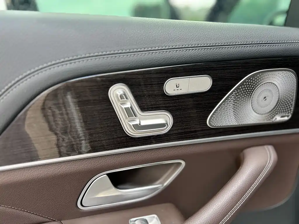 Mercedes-Benz GLS — миниатюра 44