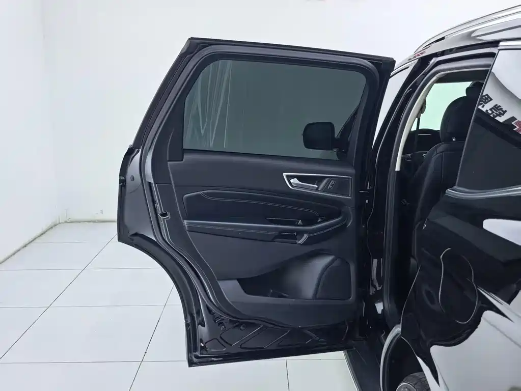 Ford Edge — миниатюра 23