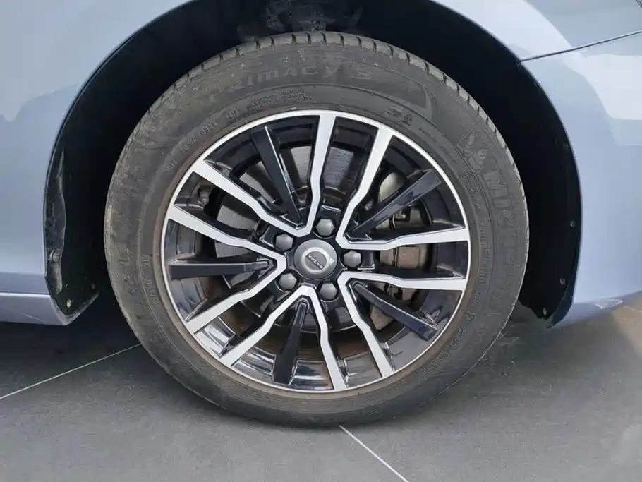 Volvo V40 — миниатюра 6