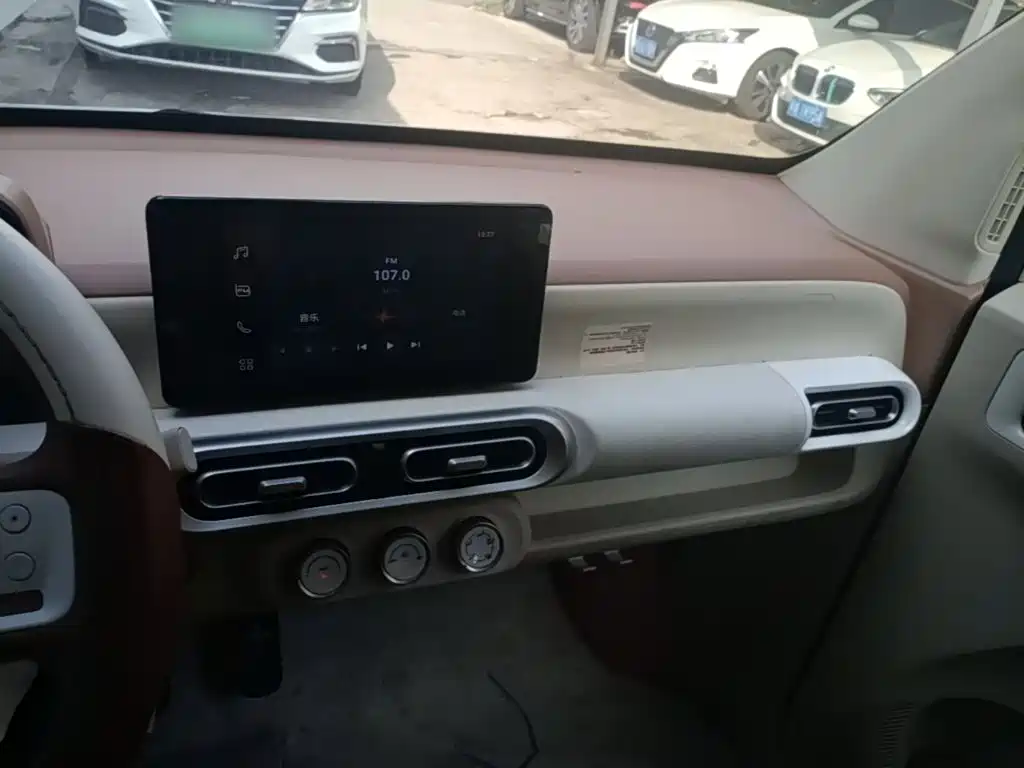 Wuling MINIEV — миниатюра 10