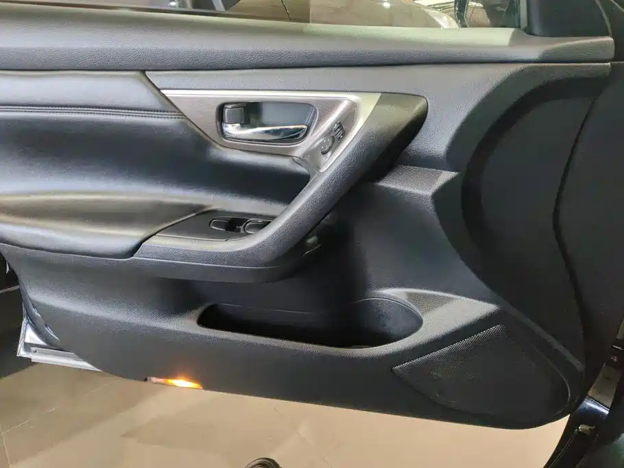 Nissan Teana — миниатюра 7