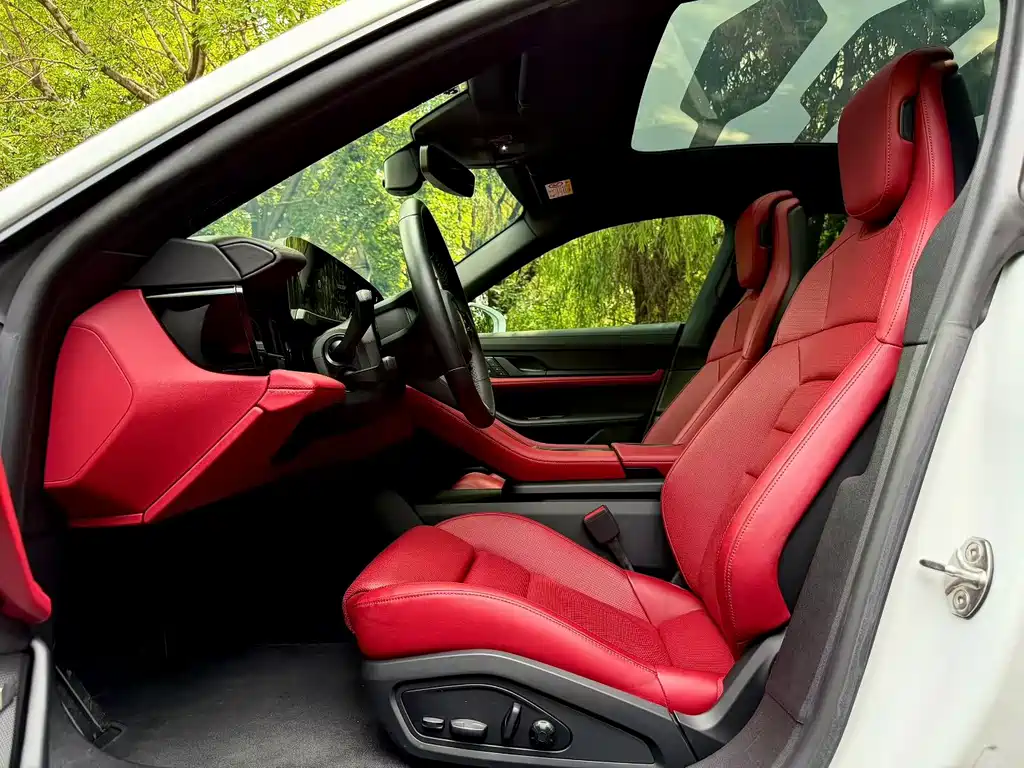Porsche Taycan — миниатюра 6