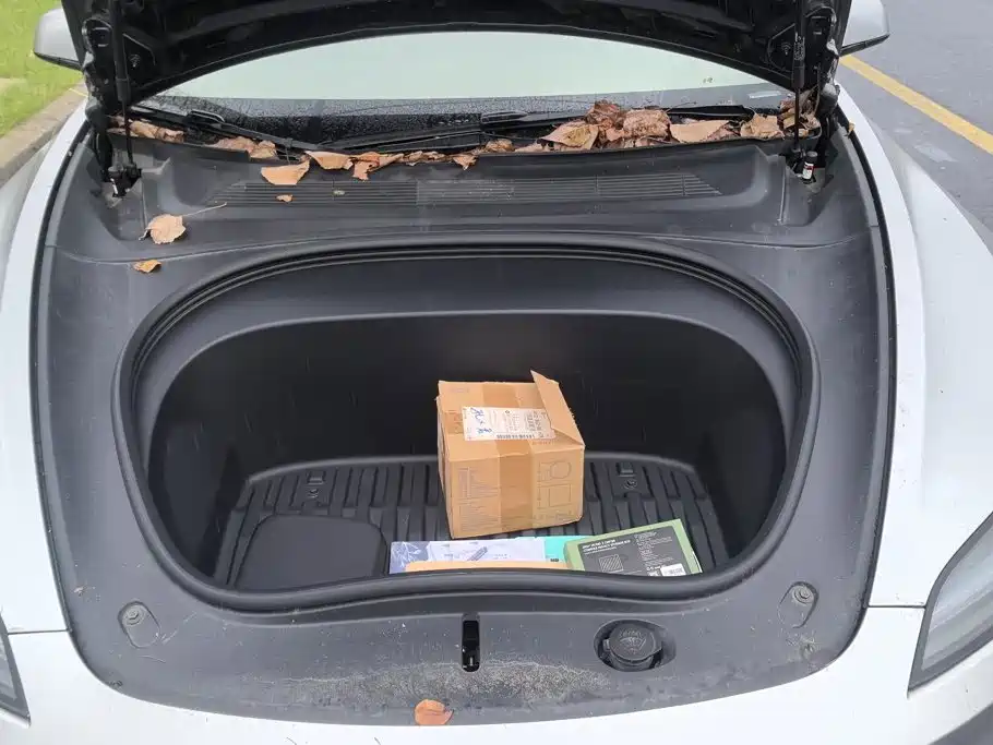 Tesla Model 3 — миниатюра 10