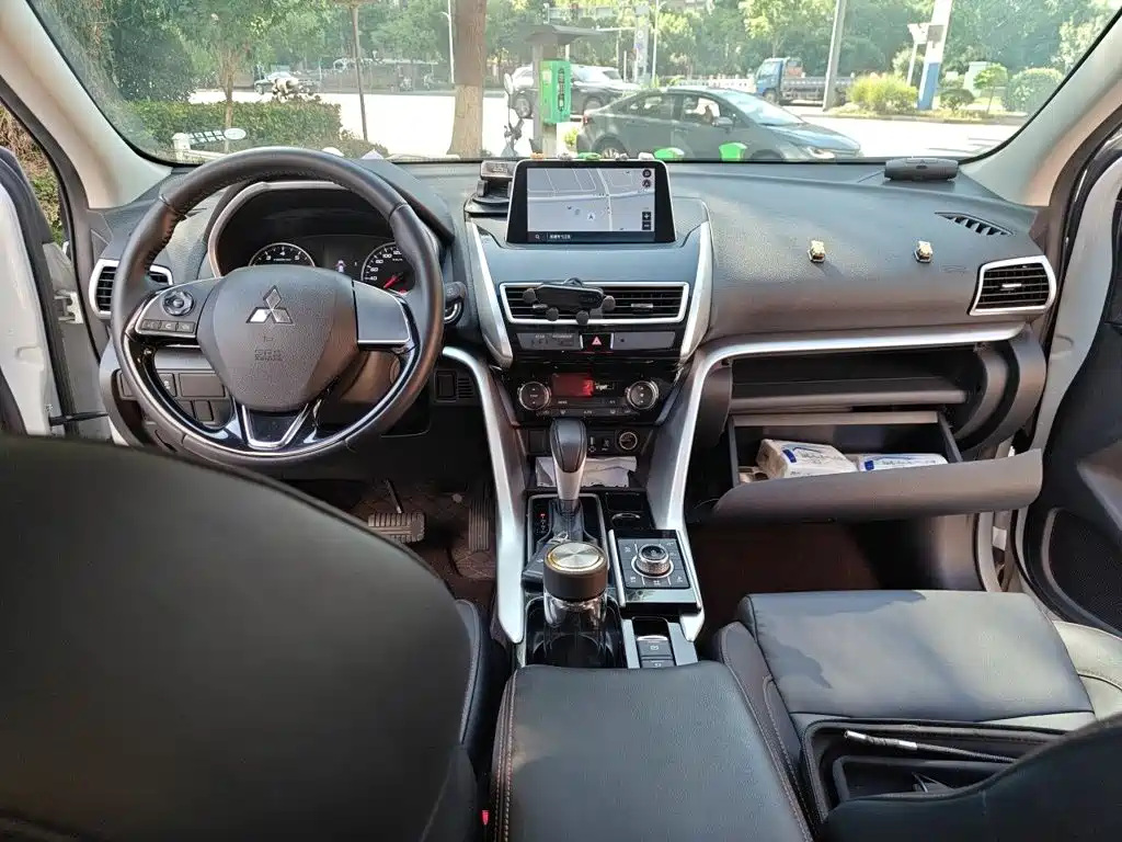 Mitsubishi Eclipse Cross — миниатюра 6
