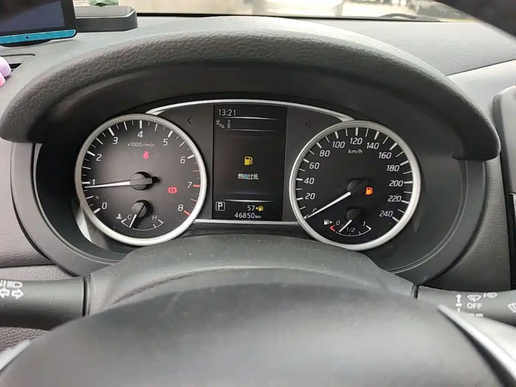 Nissan Tiida — миниатюра 12