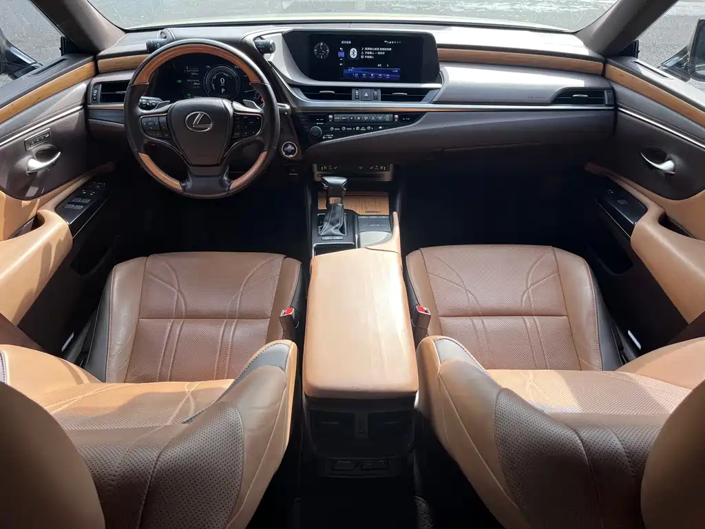 Lexus ES — миниатюра 16
