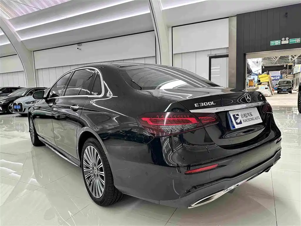 Mercedes-Benz E-Class — миниатюра 18